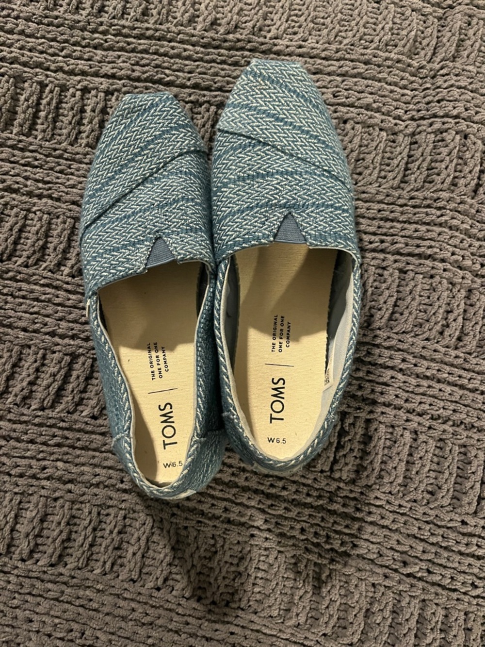 TOMS Women’s Blue Woven Slip-On Loafers (sz 6.5)